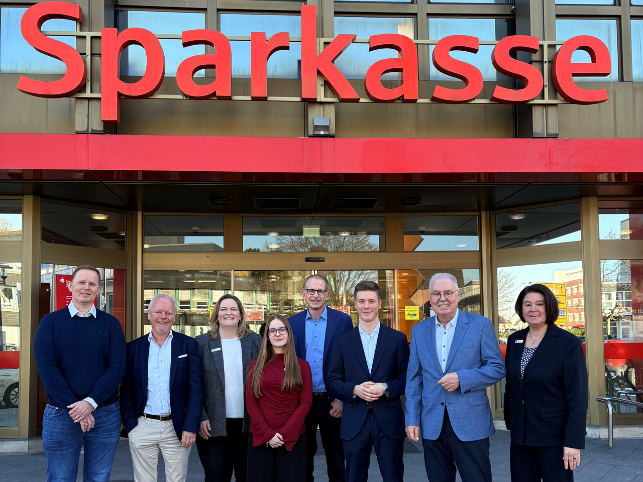 BOB-Tour vor der Stadt-Sparkasse Langenfeld